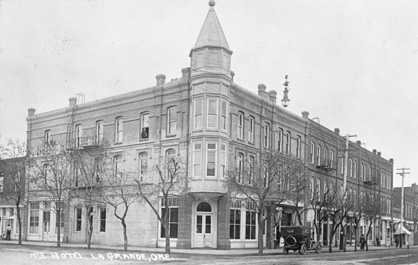 La Grande, Foley Hotel