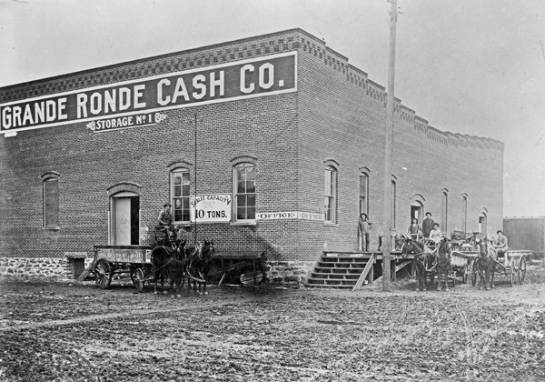 La Grande, GR Cash Co.