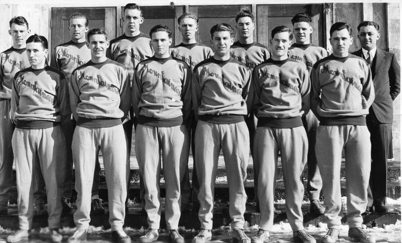 1932 Basketball Squad 3
