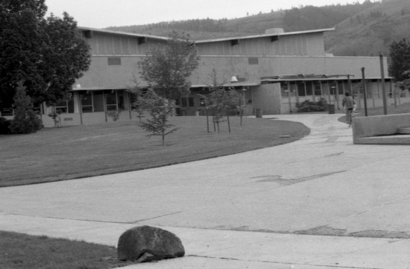 1986 Quinn Coliseum 02