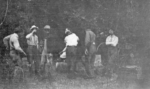 Reuter, Men in Woods 4