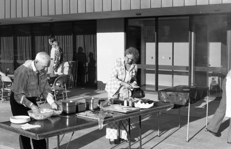 1976 Mini College, BBQ 04