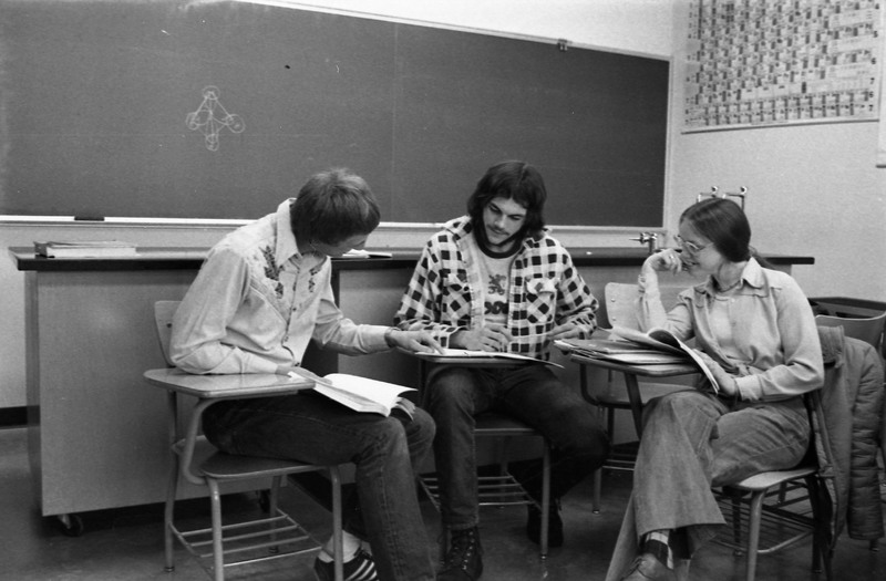 1976 Classroom, Group Assignment 04