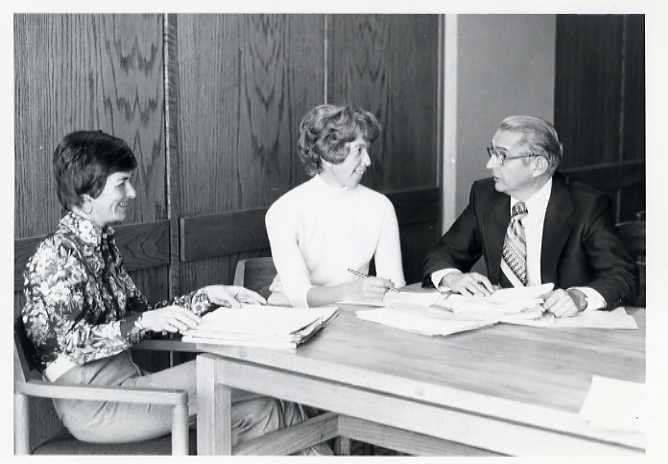 1976 Employees, Mini-College Meeting 01