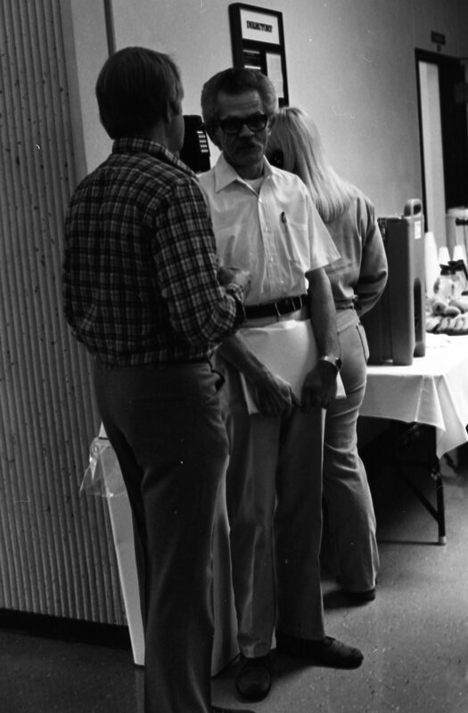 1984 School Begins, Meeting Break 05