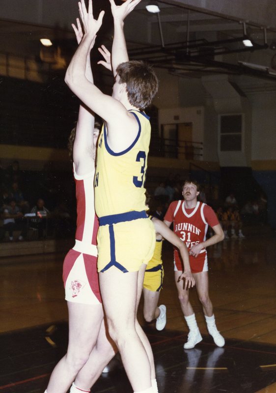 90's Basketball Action 6-4