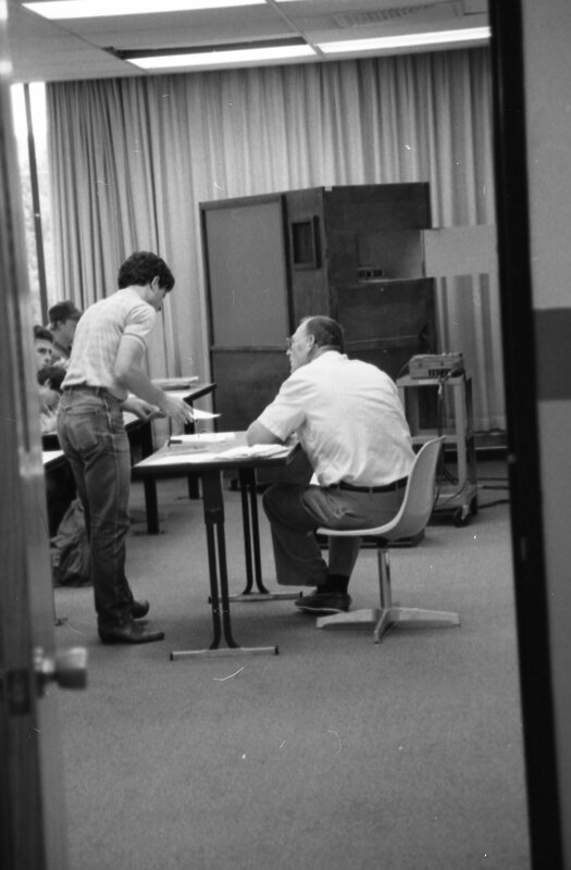 1985 June, Student Consults Professor 02