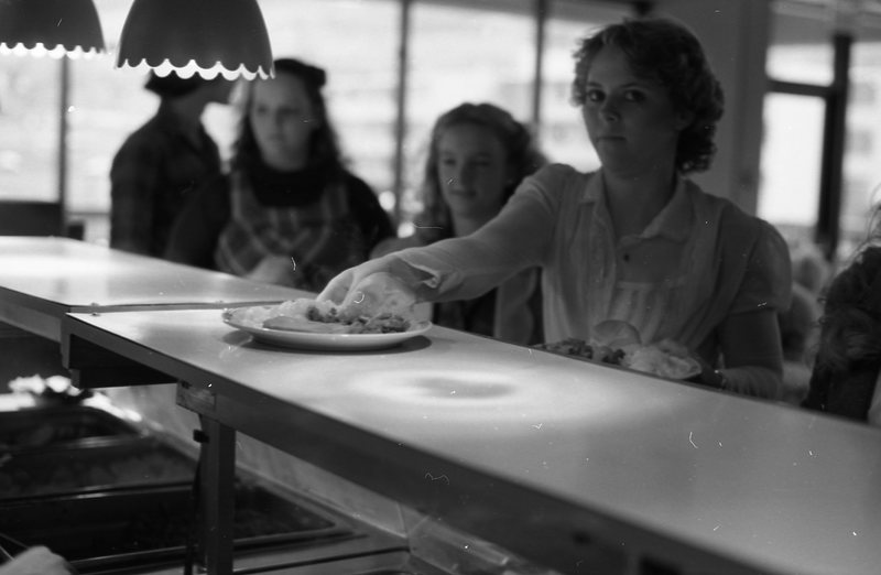 1981 Students Serve Elderly 03