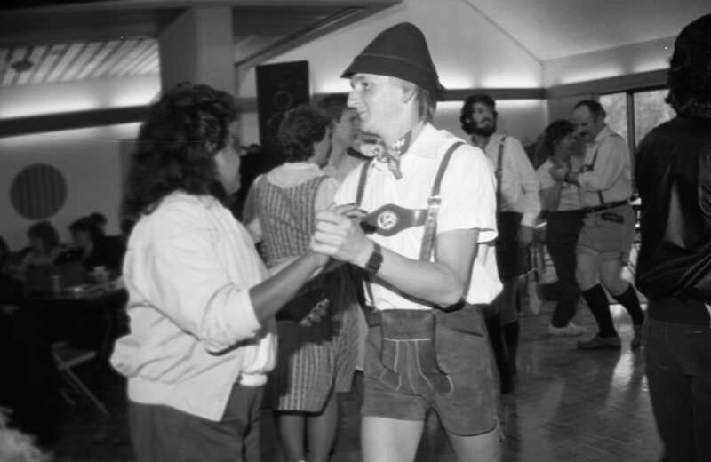 1985 Octoberfest, Folk Dancing Guests 07