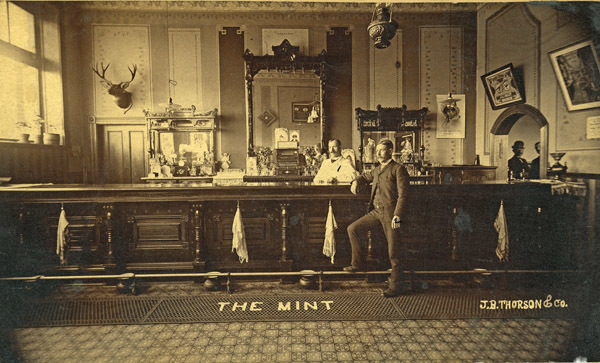 Elgin, The Mint Saloon
