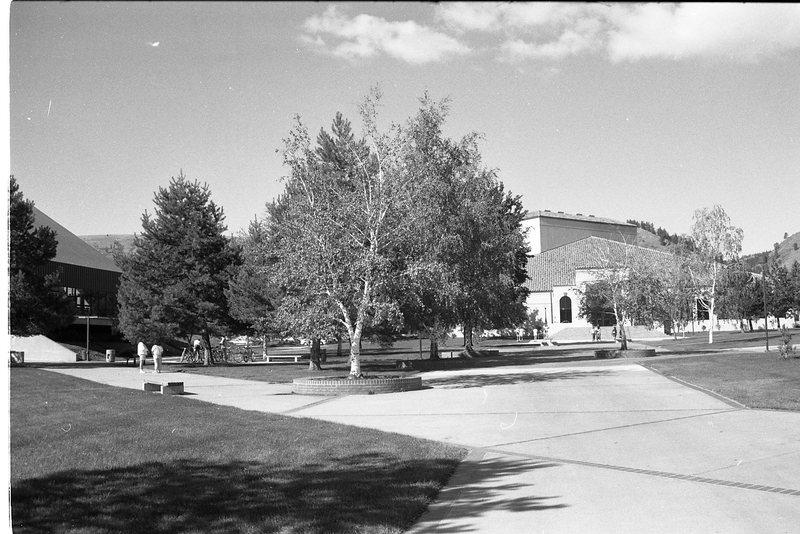 1990 Campus 01