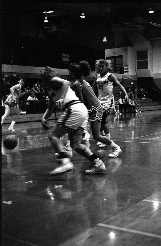 1991 Women's Basketball Action, Lewis &amp; Clark at EOSC 14