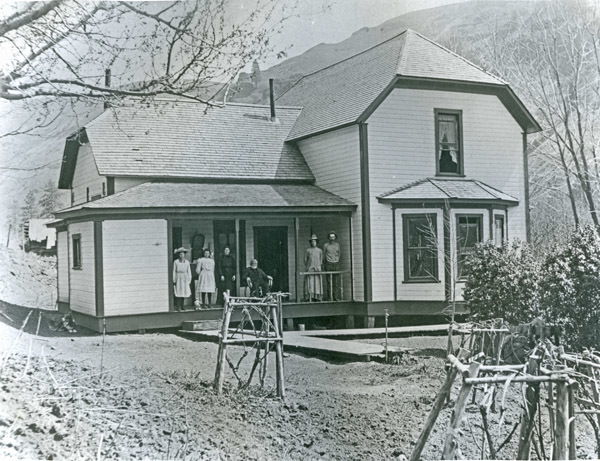 Troy Home, Estes