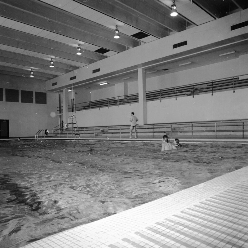 1972 Swimming Class 06