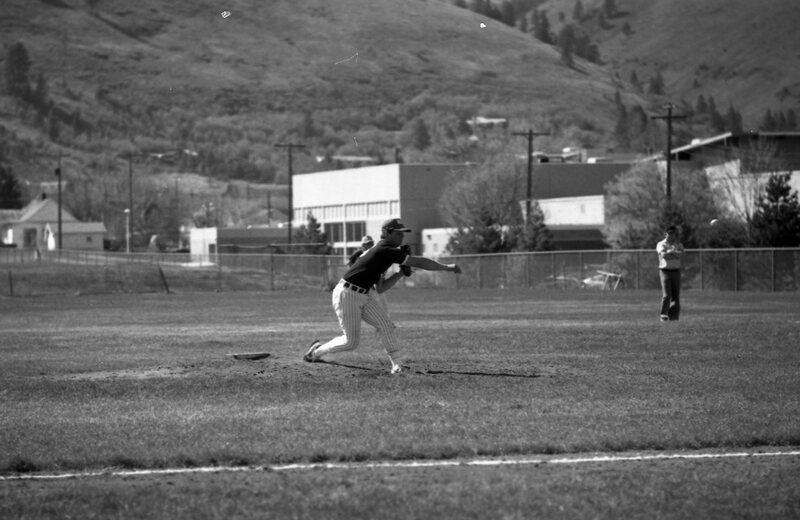 1985 Baseball, April Action 18