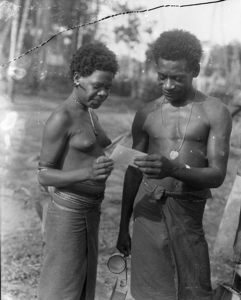 Dobodura Natives, Couple