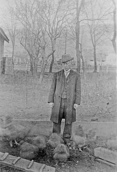 Reuter, Man & Chickens 2