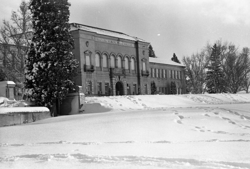 1984 Inlow Hall in Winter 02