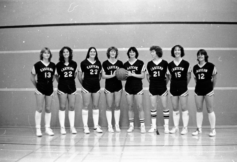 1981 Women's Basketball, January Team Photos 05