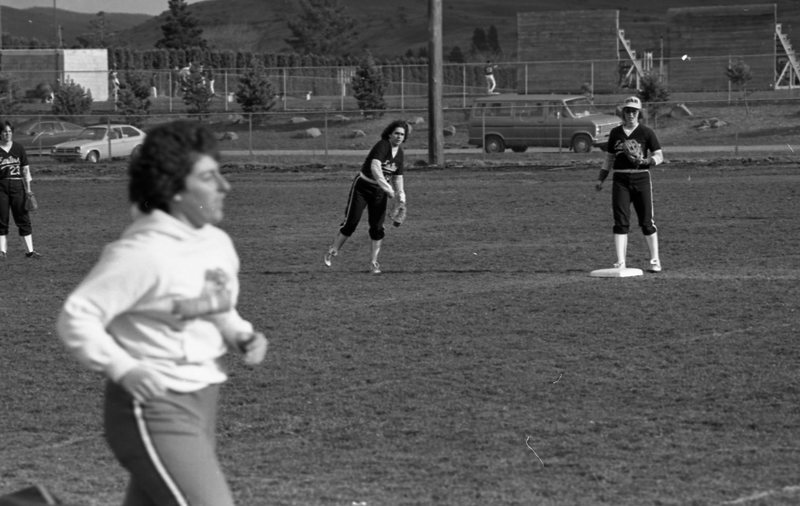 1982 Women's Softball Game - EOSC vs. EWU 15