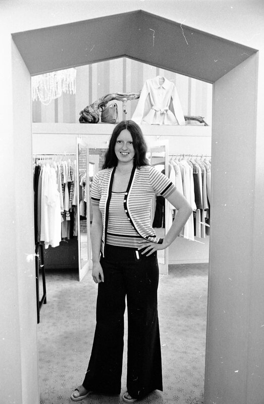 1974 Shopping, Student A 09