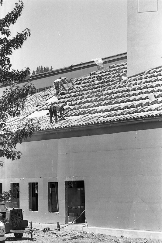 1989 Loso Hall Construction, Roof 18
