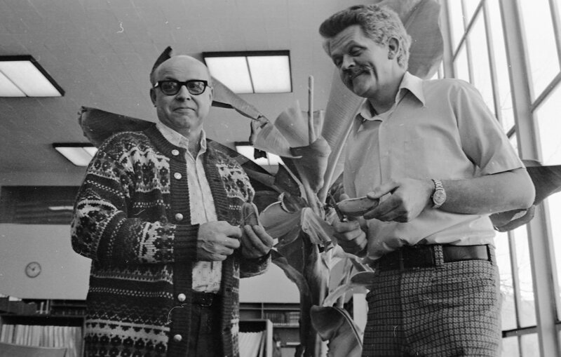 1976 Employees, Conrade Head and Jack Evans Discussing Bananas 02
