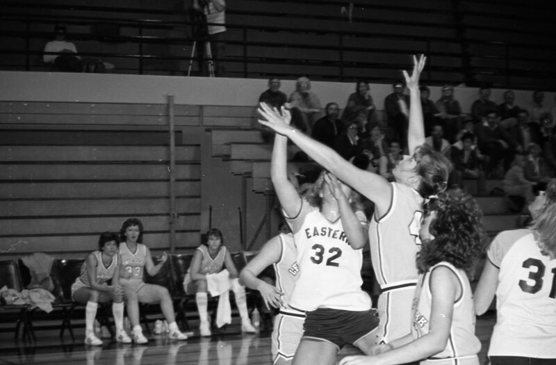 1985 Women's Basketball Action, EOSC vs. LCSC 11