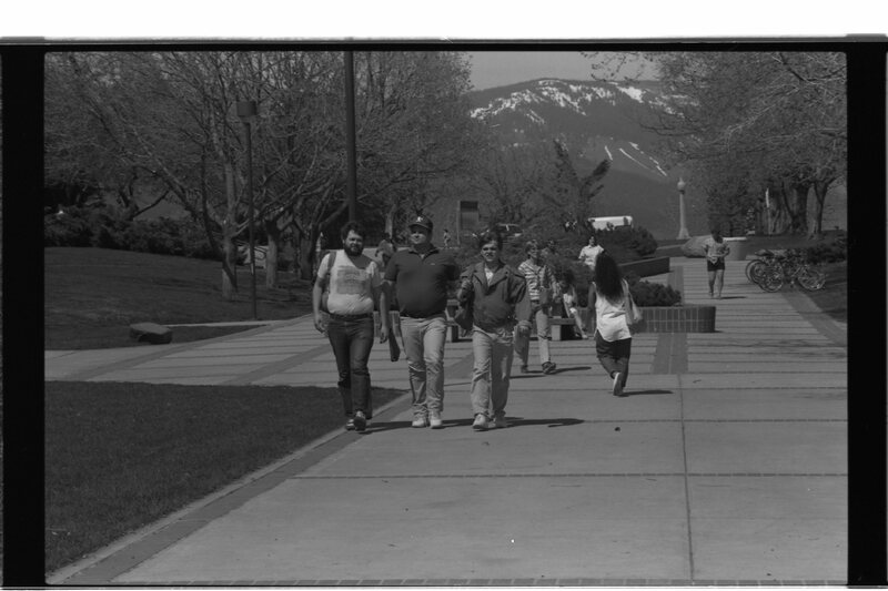 1989 Students, Outdoors 24