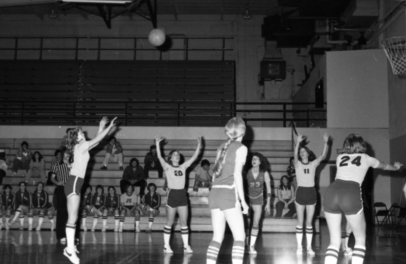 1979 Women's Basketball Action 03