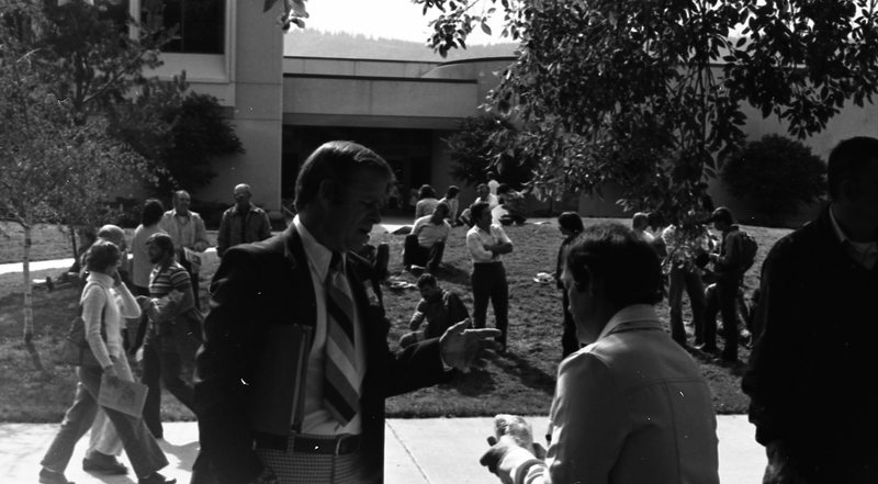 1980 Employees, Outdoors 07
