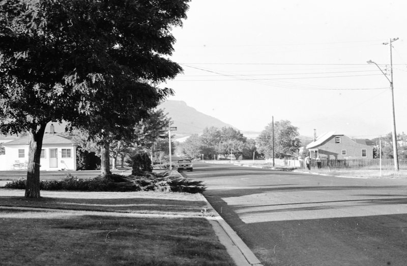 1975 La Grande, Street Scene