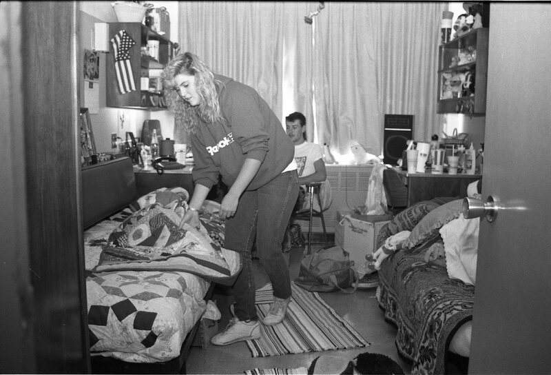 1988 Residence Life, Moving In 19