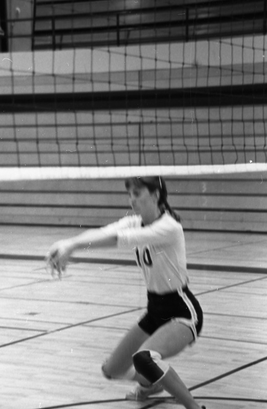 1980 Women's Volleyball Players 17