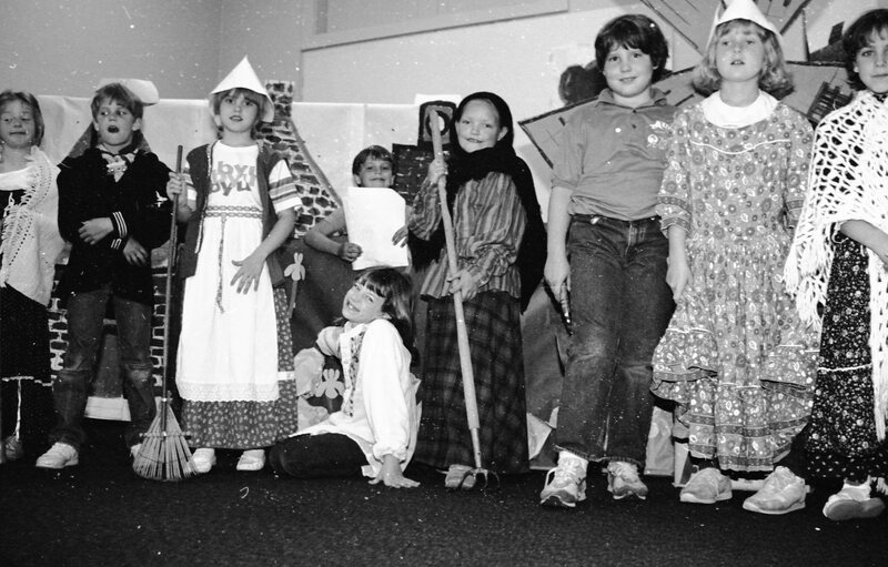 1987 Ackerman Elementary School, Skit 06