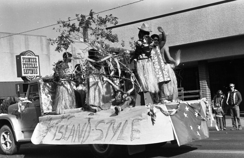 1984 Homecoming and October Folk Festival Parade 02