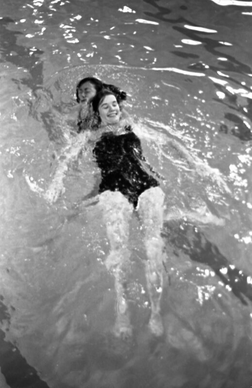 1977 Swimming, Lifesaving Class 10
