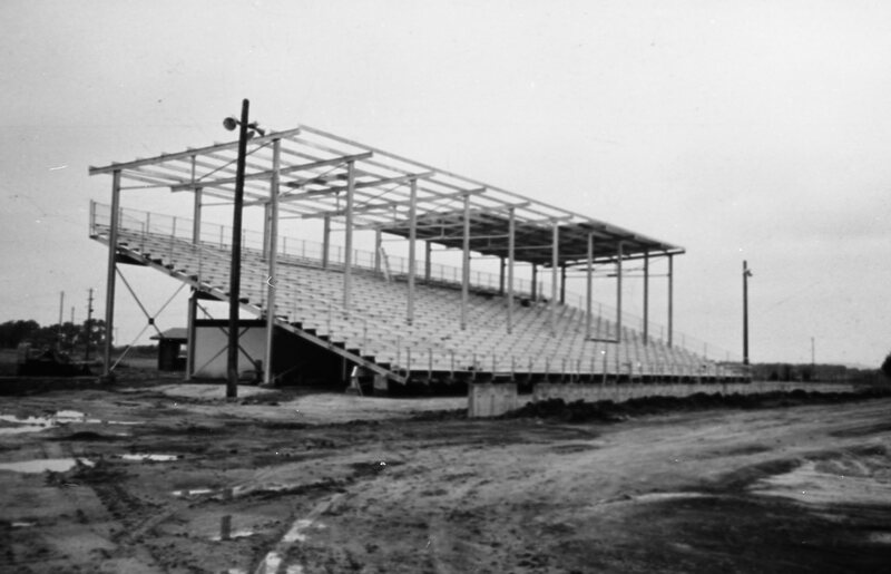 1984 Stadium Construction, Roofing 03