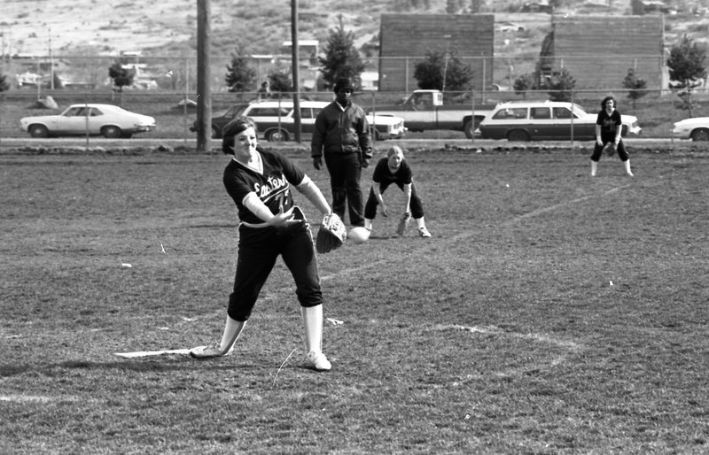 1982 Women's Softball Game - EOSC vs. EWU 04