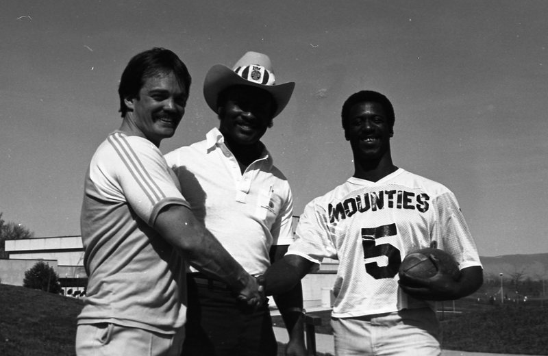 1982 Football, Havan Jones Going Pro 17