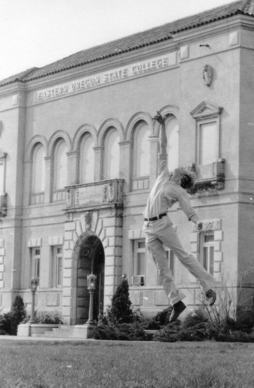 1976 Student, Frisbee 08