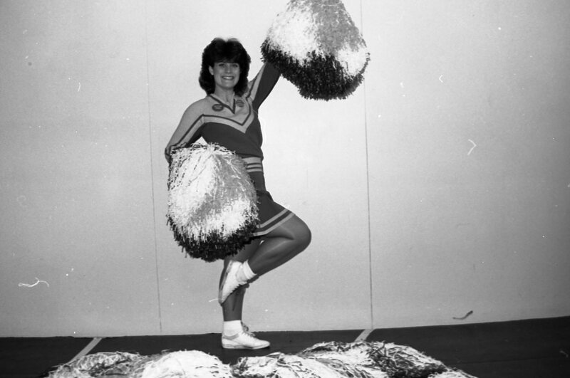1985 Football Cheerleaders 10