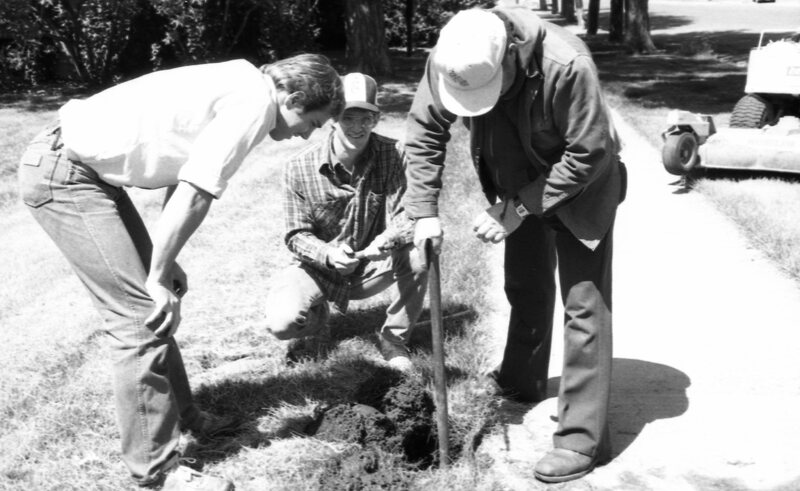 1985 June, Groundskeepers 03