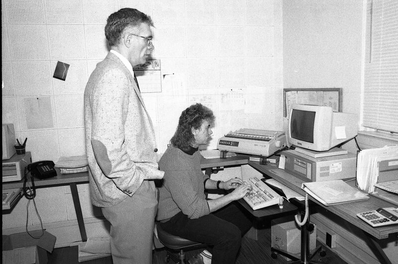 1991 Employees, Financial Aid 04