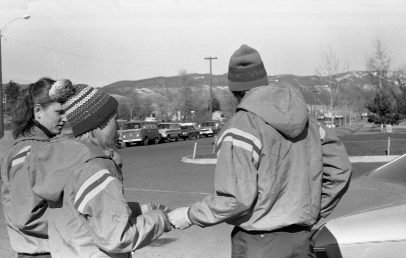 1981 Ski Team, Departing 04