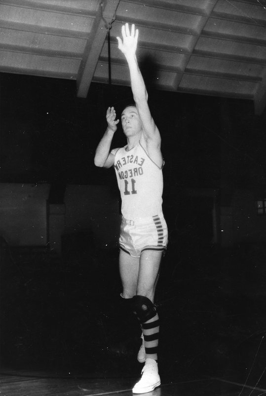 1948-49 Basketball Player 6-2