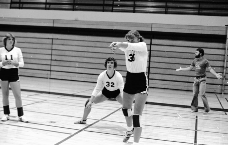 1980 Women's Volleyball Action 23