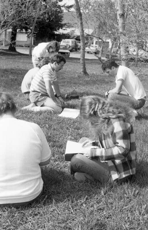 1987 Science, Biology Students in April 07