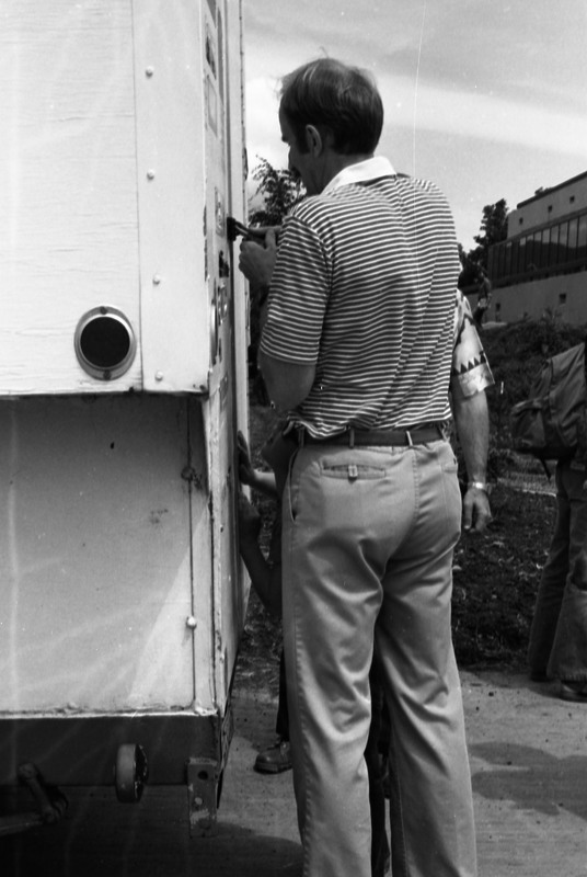 1981 Micronesian Trip, Loading 09