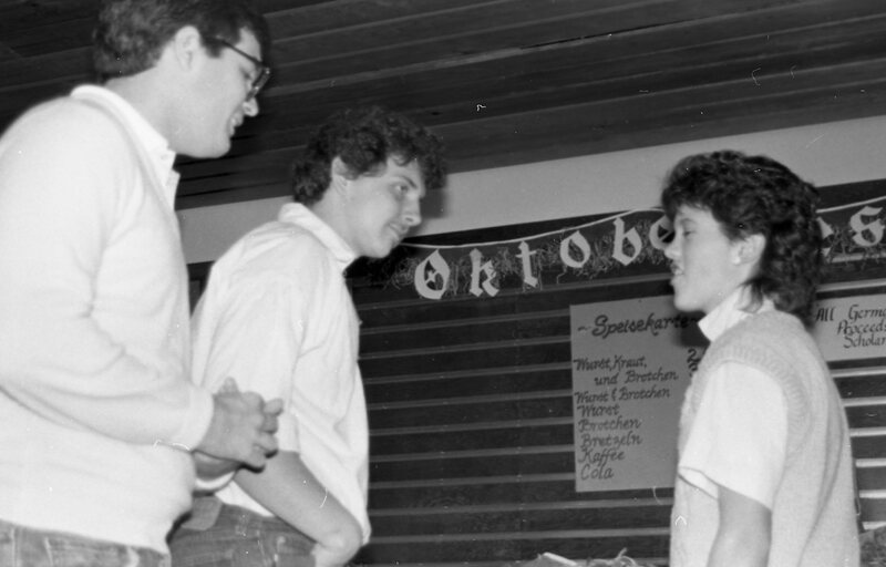 1984 Octoberfest, Decorating 09